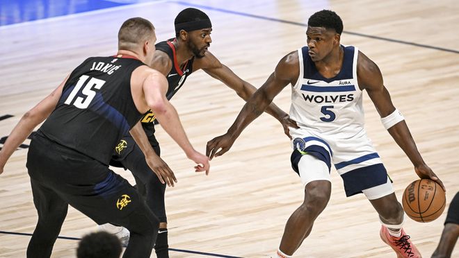 左中场与中 左中场与中